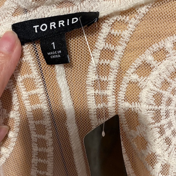 Torrid Lace maxi Kimono cream bell sleeves new size 1X or 14-16 Festival - Picture 4 of 7